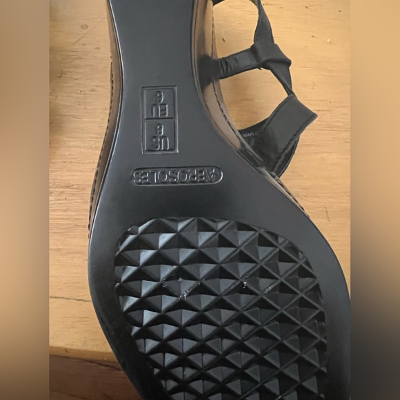 like new Aerosole wedges. Hip yet comfie  great with suit , dress or jeans . - Picture 6 of 6